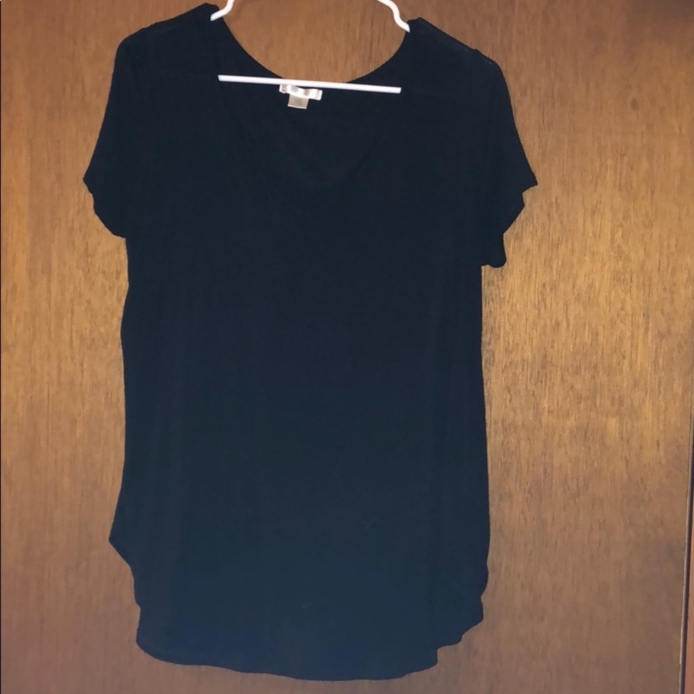Black Tee